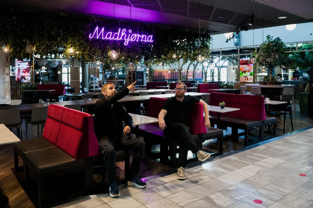 Madhjørna på Kvadrat kjøpesenter med Anders Struwe-Tveit og Svein Ole Maldal.
